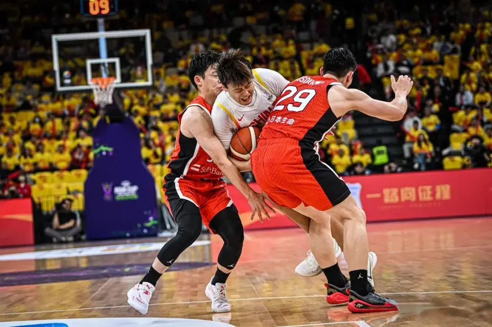 他的国家队, 岁的年龄段, 后卫行列