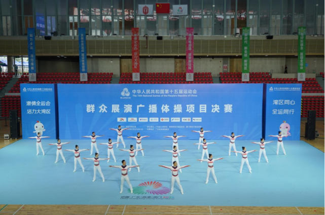 像一个团结, 刘煜, 及队员克服