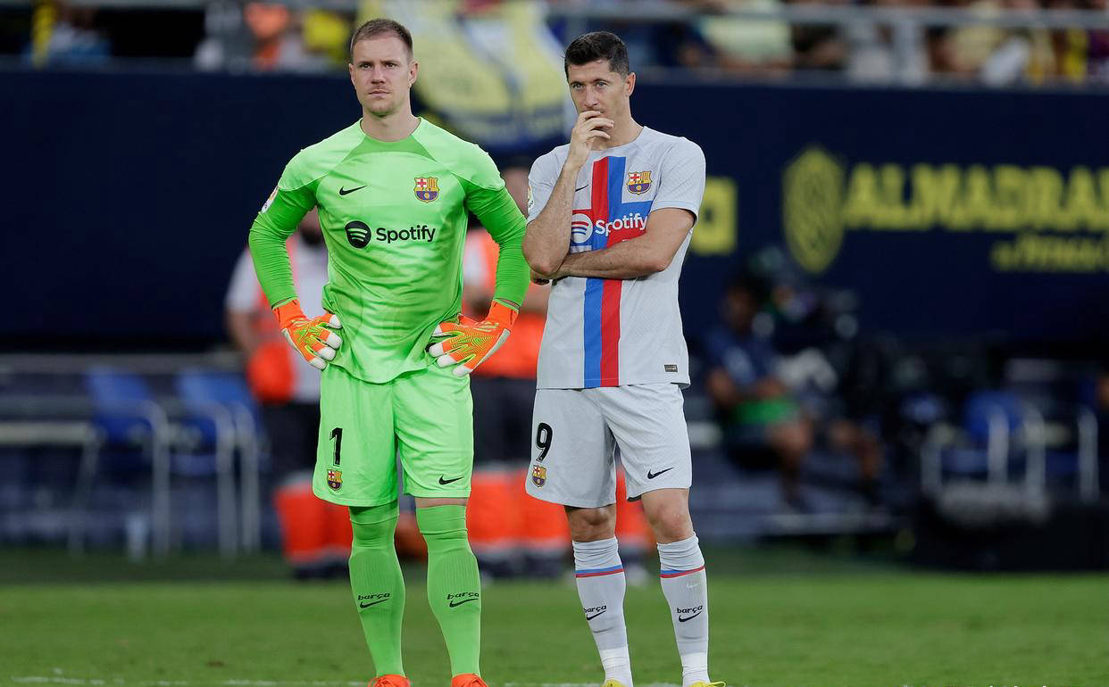 也意识到在, 年夏天迈出