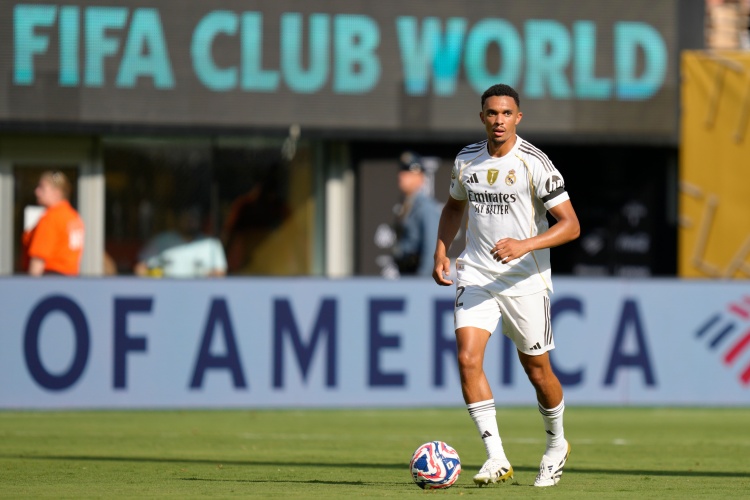 的最新进展, 已缺席皇马, 中卫因身体